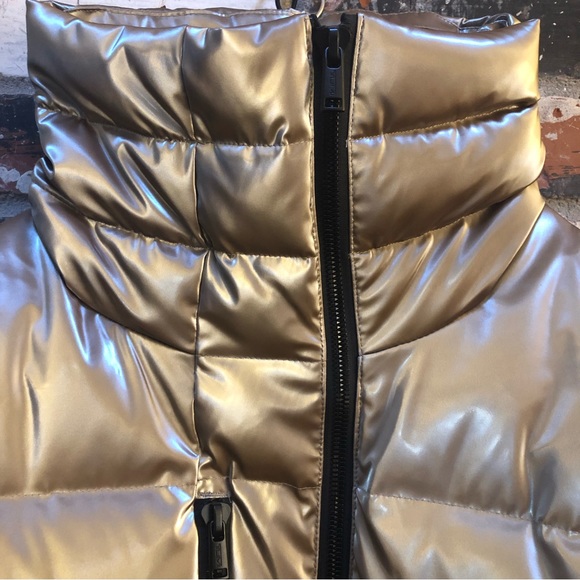 Tumi High Shine Bomber Champagne in Women’s size Large - Picture 8 of 16